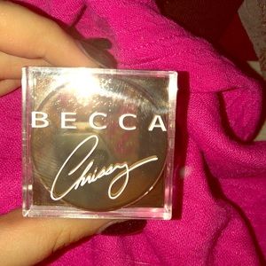 Becca x Chrissy Glow powder